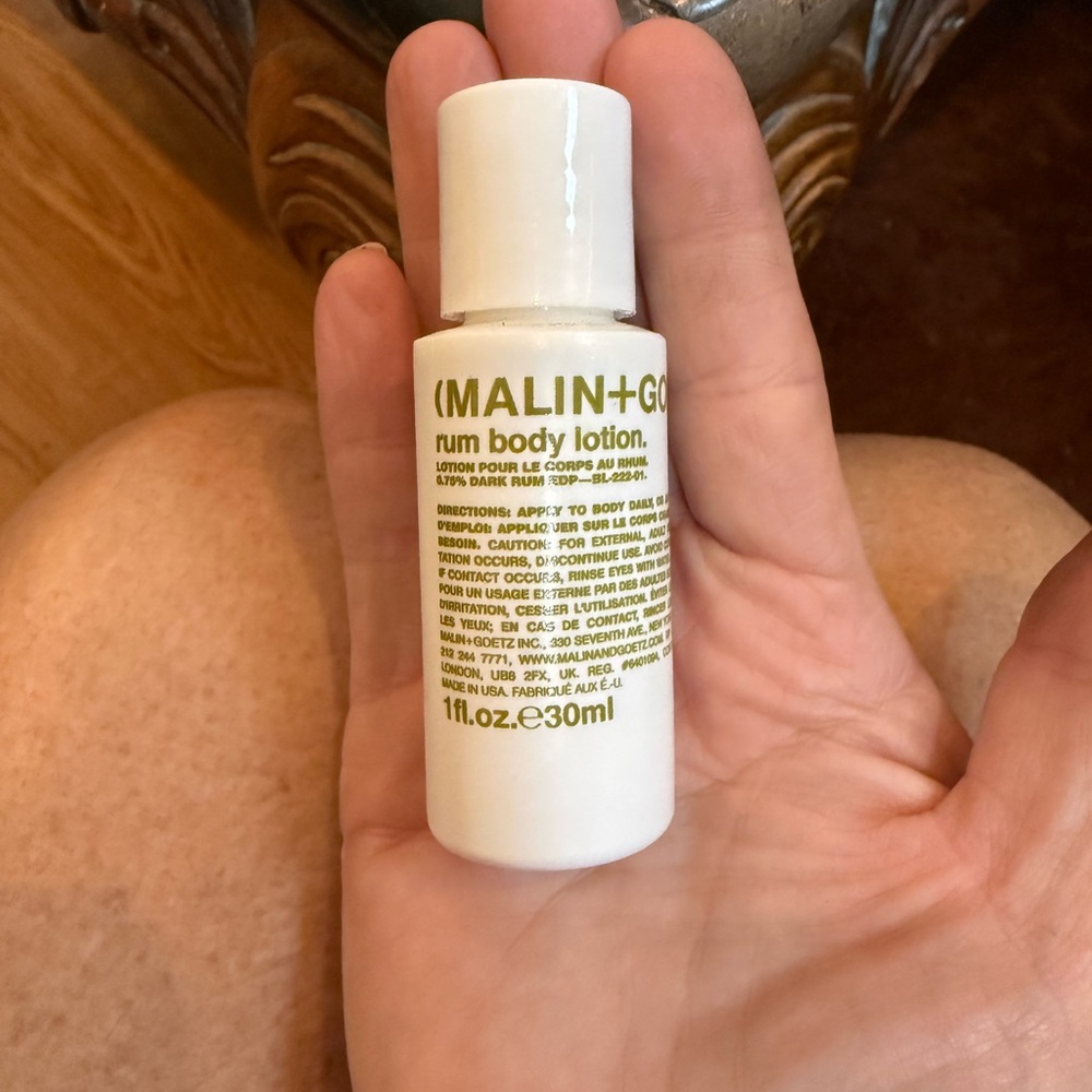 MALIN+GOETZ Travel RUM Body Lotion Bottle in White with Olive Green 30ml